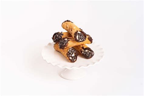 Chocolate Chip Cannoli | Eatzi's Market & Bakery