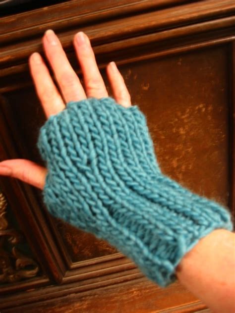 Fingerless Gloves Knitting Pattern | A Knitting Blog