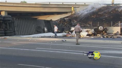 Driver Killed After Big Rig Crash Fire In Selma Abc30 Fresno