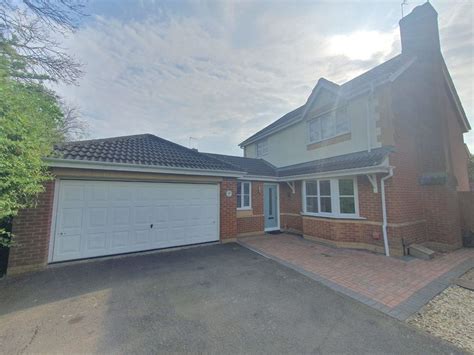 4 Bed Detached House For Sale In Wayne Close Swindon Sn25 £475 000