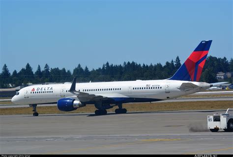 Delta Air Lines Boeing 757 N721TW Photo 64392 Airfleets Aviation