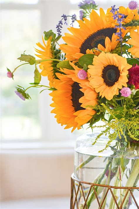 Decorating With Sunflowers Stonegable