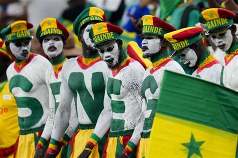 Les supporters du Sénégal mettent le feu