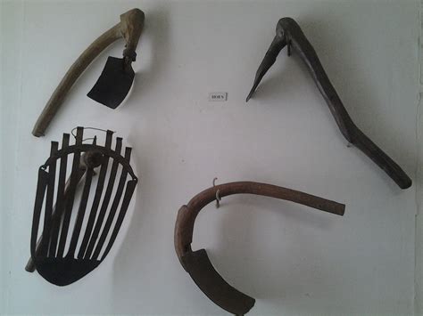 File:Pre-colonial farming tools.jpg - Wikimedia Commons