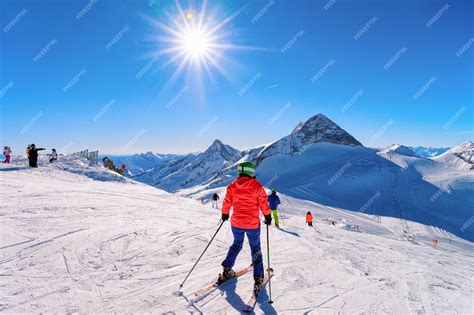 Premium Photo Woman Skier Skiing At Hintertux Glacier In Tyrol