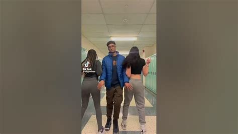 She Be Tweaking She Shaking Her Butt Tiktok Youtube