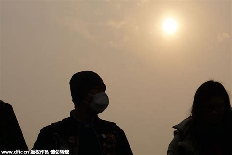 Beijing Chokes Under Red Alert Smog Once Again Chinadaily Cn