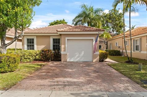 563 NW 130th Ave Pembroke Pines FL 33028 Realtor