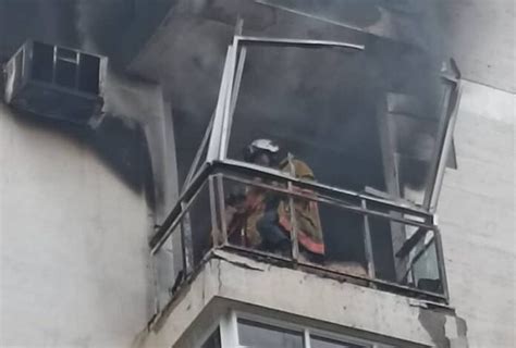 Dos Personas Fallecidas En Incendio En Edificio En Los Palos Grandes