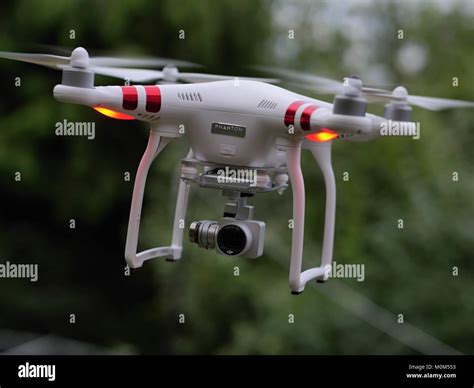 DJI Phantom 3 Standard drone Stock Photo - Alamy