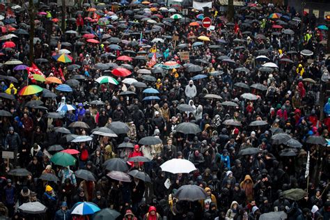 Protests Against Proposed Labor Reform Spread Across France Photos ...