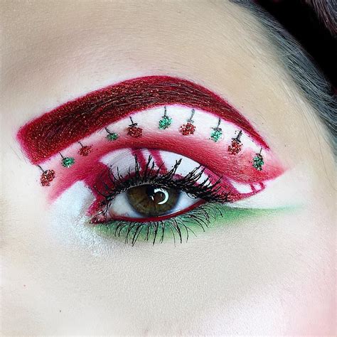 Christmas Eye Makeup Candy Cane Inspired Eyeliner Christmas Eye