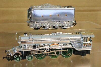 HORNBY R855 FACTORY SAMPLE CHROME LNER 4 6 2 CLASS A3 LOCO 4472 FLYING