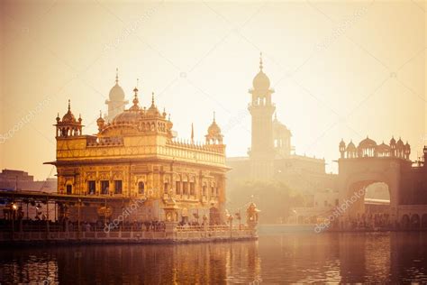 Sikh gurdwara Golden Temple (Harmandir Sahib). Amritsar, Punjab, India ...