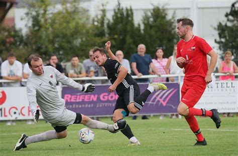 Landesliga Staffel Iv Erstes Derby Geht An Den Tsv Stra Berg Fu Ball