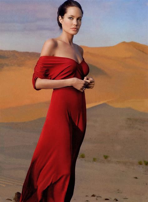 39 Lolas Angelina Jolie By Annie Leibovitz Vogue Us January 2007