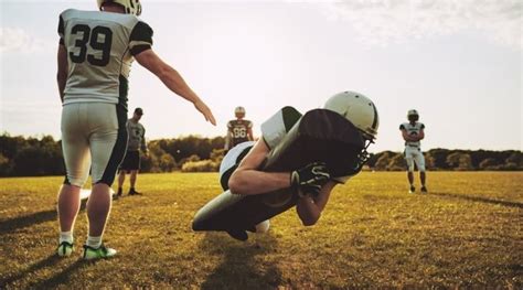 5 Linebacker Drills to Improve Speed, Reads, and Tackling