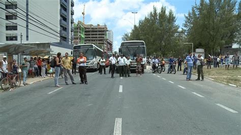 Protesto No Bairro Do Pina No Recife Complica Tr Nsito Ne G