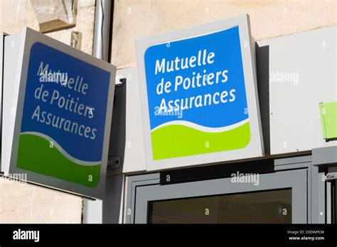 Poitiers France Pharmacy Hi Res Stock Photography And Images Alamy