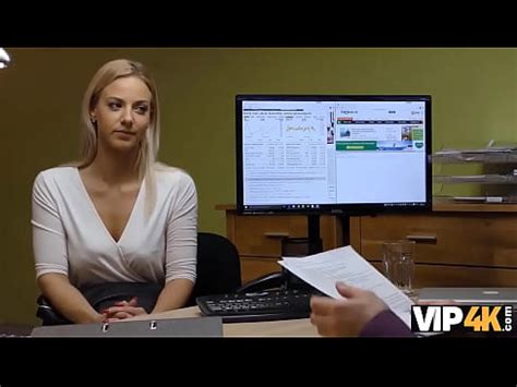 VIP4K La falta de dinero motiva a una MILF a vender su coño a un empleado de banco XVIDEOS