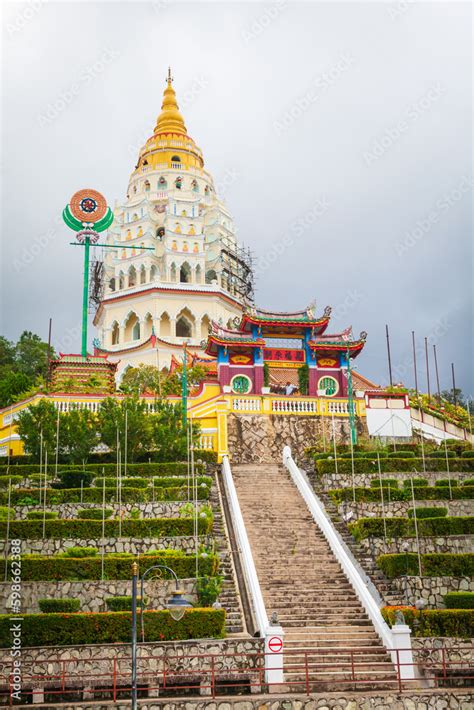 Buddhist Temple Of Supreme Bliss Kek Lok Si One Of Popular Tourist