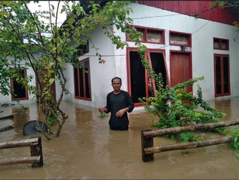 Akibat Curah Hujan Yang Tinggi Puluhan Rumah Terendam Banjir Di