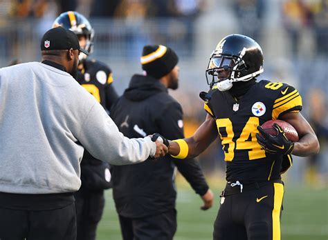 Antonio Brown Faults Mike Tomlin For Telling Steelers He Quit On Them