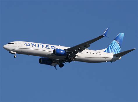 United Airlines Boeing 737 737 900 N34460 At EWR New Flickr