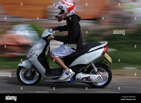 El Ciclomotor Fotografías E Imágenes De Alta Resolución Alamy