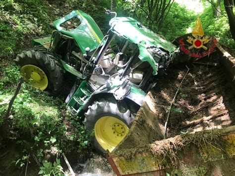 Trattore Si Ribalta Muore Un Enne Cronache Picene