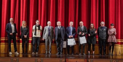 La Carica Dei Centoundici Gli Studenti Premiati Con La Pagella Doro