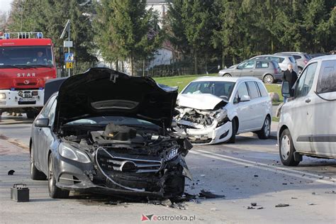 Wypadek w Goworówku Poszkodowana jedna osoba wśród uszkodzonych jest