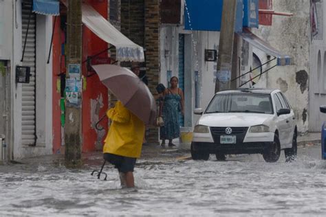 Lluvias intensas en Cancún provocan inundaciones en distintas zonas de