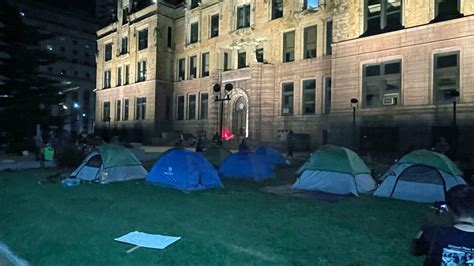 St Louis Mayor To Clear Homeless Encampment From City Hall Lawn