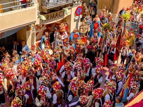 Sum Rgete En La Fiesta Y Tradici N Del Primer Viernes De Mayo En Jaca