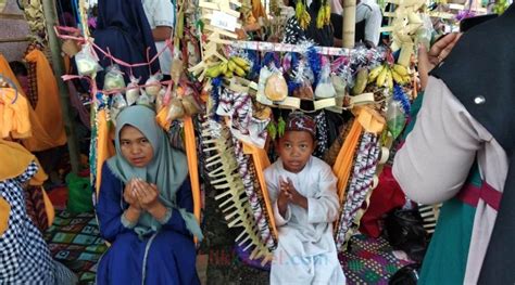 Budaya Berayun Unik Di Kalimantan Selatan Trippers Id