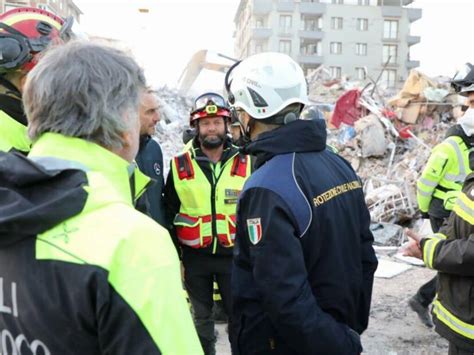 Terremoto In Turchia Pi Di Cani Da Ricerca Da Tutto Il Mondo Per