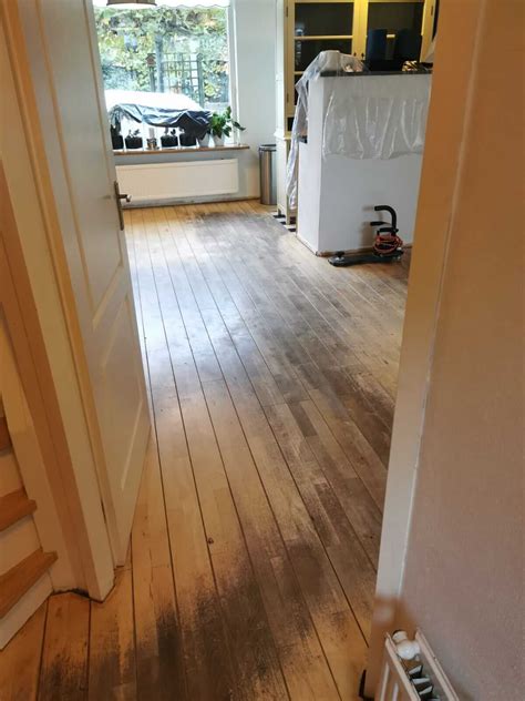 Renovatie Van Een Verouderde Houten Vloer Floortec Schilten