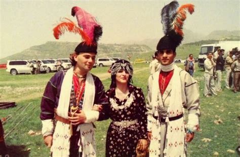 Assyrians Wearing Their Tradition Clothing Kültür Kıyafet Dünya