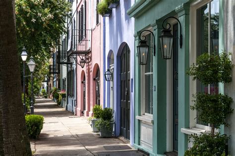 How to Visit (and the History of) the Iconic Rainbow Row in Charleston ...