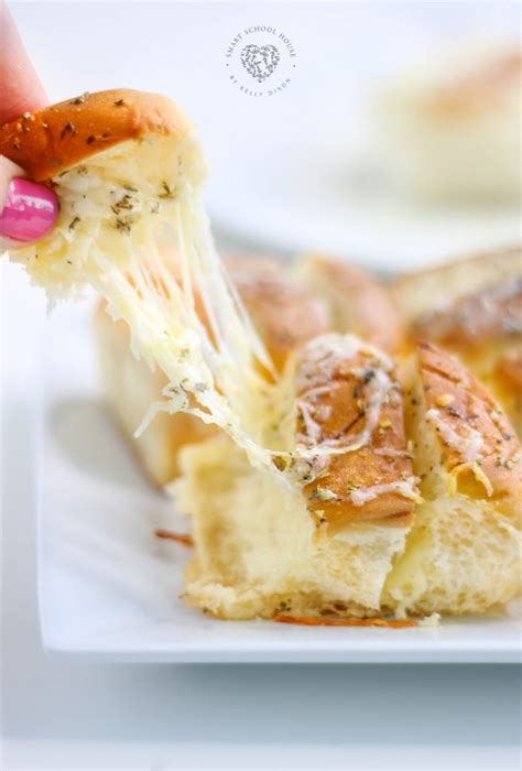 Cheesy Hawaiian Garlic Bread Garlic Rolls With A Hint Of Sweetness