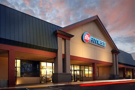 24 Hours Fitnes Centers : Are they a good choice? - core 24 FITNESS