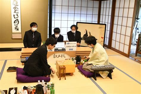 写真 4ページ目「連続王手」「リュックサックひとつで」藤井聡太二冠はなぜファンの心を震わせるのか 観る将棋、読む将棋 文春オンライン