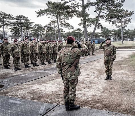 Il Comandante Delle Forze Operative Terrestri Visita Il Contingente