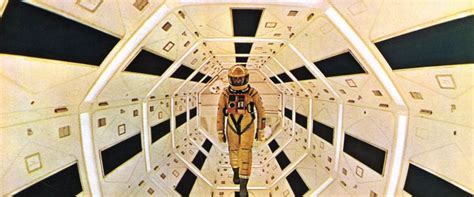 2001: A Space Odyssey movie review (1968) | Roger Ebert