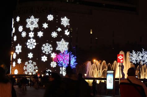 Christmas lights in Barcelona|Barcelona is the city of your dream!