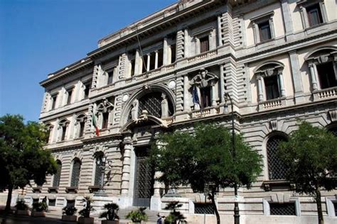 Economia Report Di Bankitalia In Sicilia Presenti Timidi Segnali Di