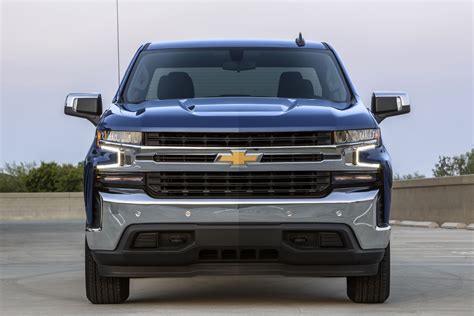 Chevy Silverado electric pickup truck planned with 400-mile range