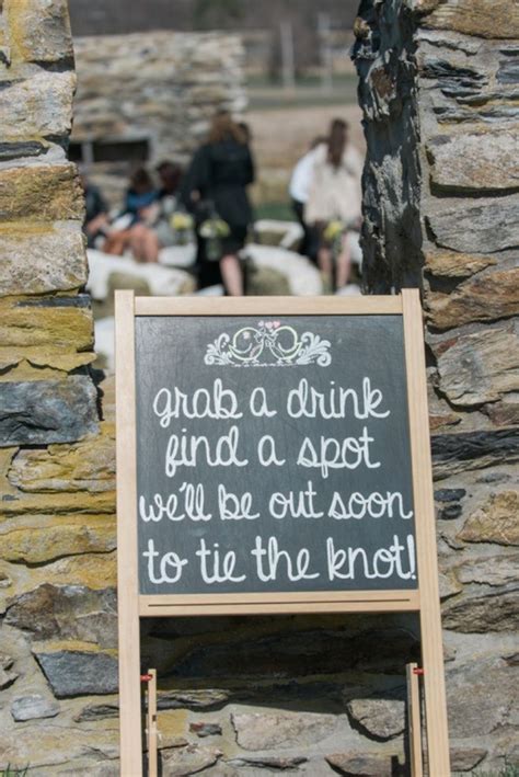 28 Awesome Diy Wedding Signs That Are In Style Chicwedd