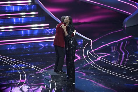 Sanremo 2023 La Classifica Della Terza Serata Mengoni Ancora Primo